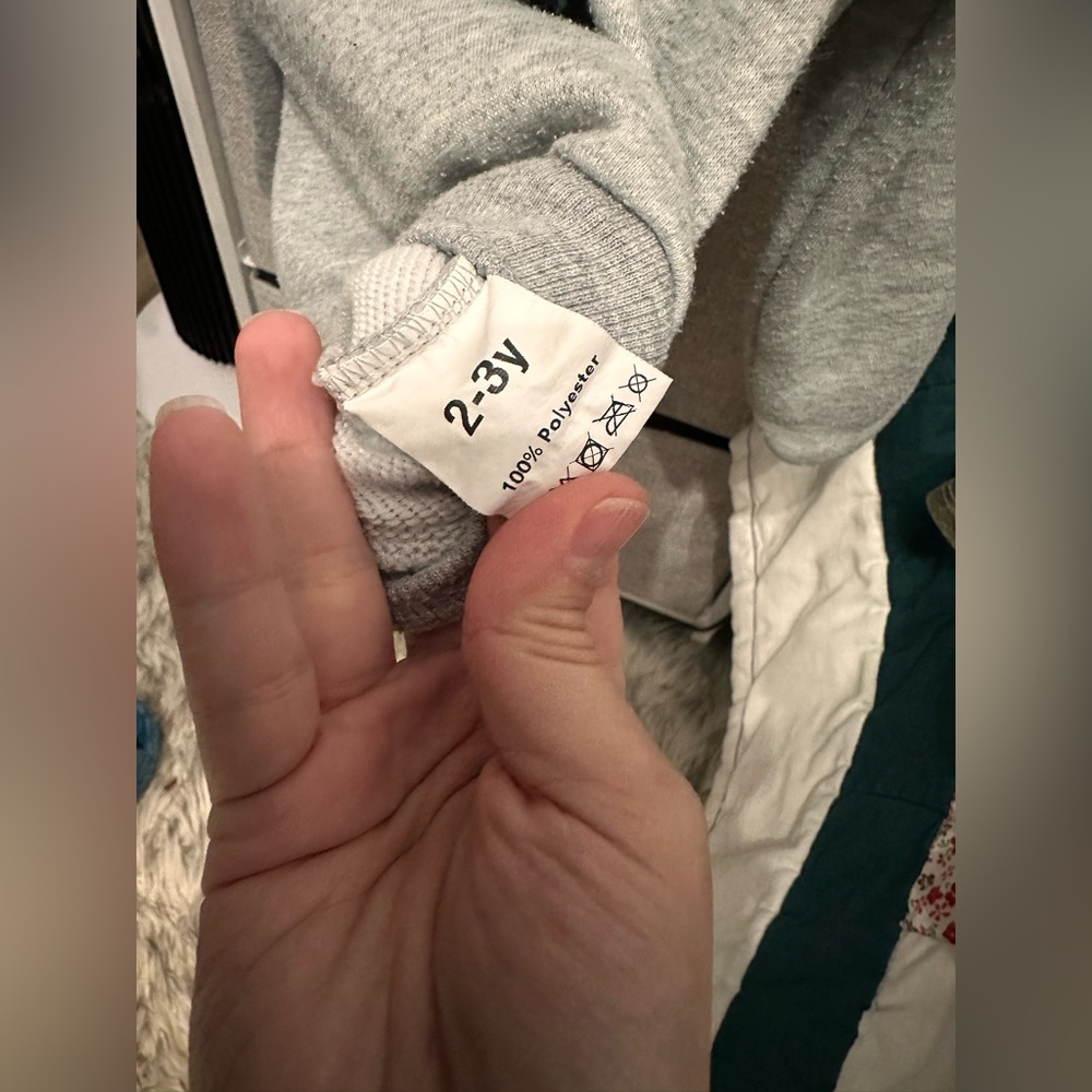 Gray Sweatshirt with Mountain and Deer Print - Picture 2 of 2